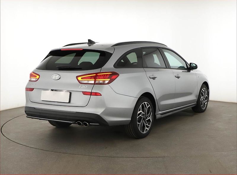 Hyundai i30 (2025) 1.0 T-GDI, N-Line, FullLed - fotka 5 z 15