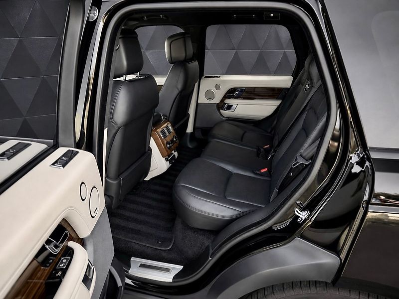 Land Rover Range Rover 4.4 SDV8 VOGUE, PANORAMA, VZDU - fotka 11 z 32