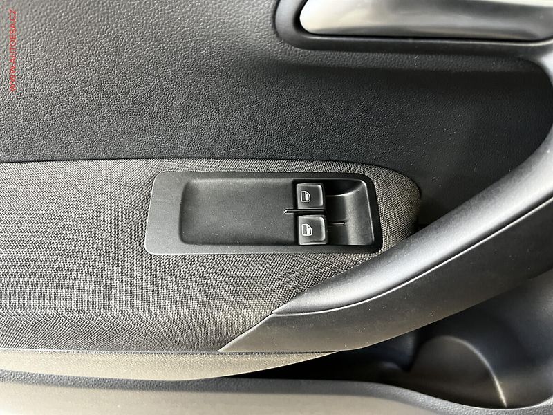Volkswagen Polo (2017) 1.0i, 1.maj, AC - fotka 12 z 13