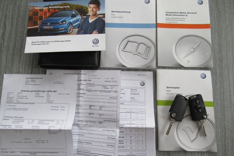 Volkswagen Polo 1.0 MPi AUT. KLIMA  NAVIGACE - fotka 21 z 26