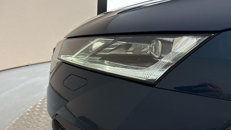 Škoda Octavia 2.0 TDI DSG 4x4 Scout Combi - fotka 18 z 33