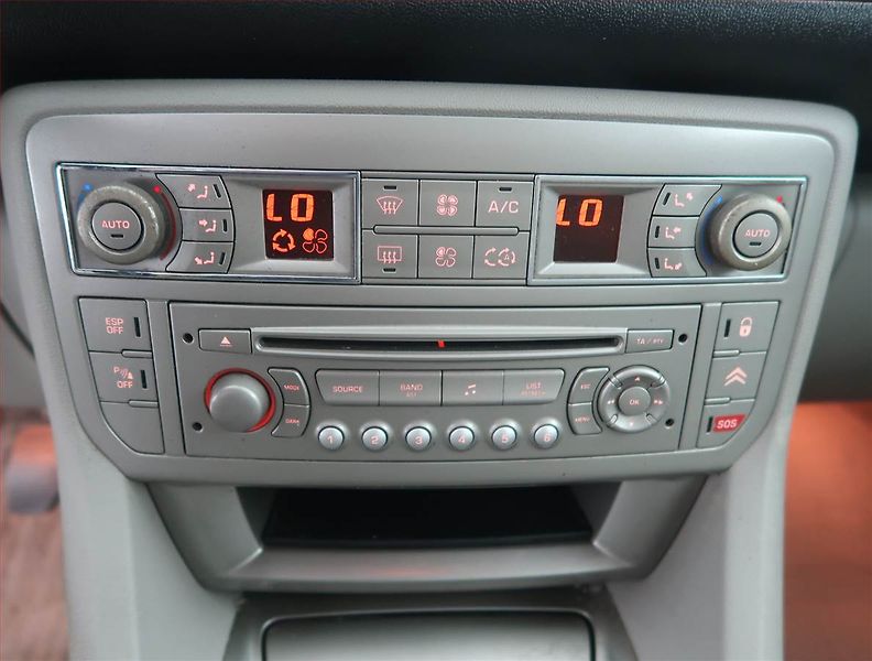 Citroën C5 (2011) 2.0 HDi, po STK, jezdí dobře - fotka 12 z 19