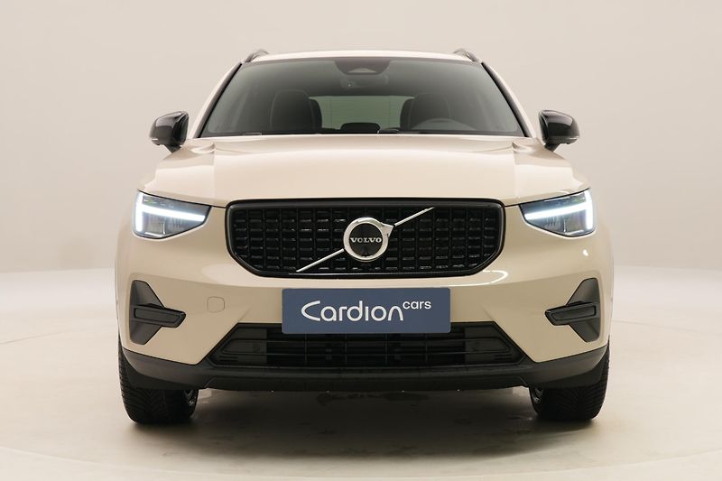Volvo XC40 (2026) B3 AUT DARK ULTRA  - fotka 17 z 63