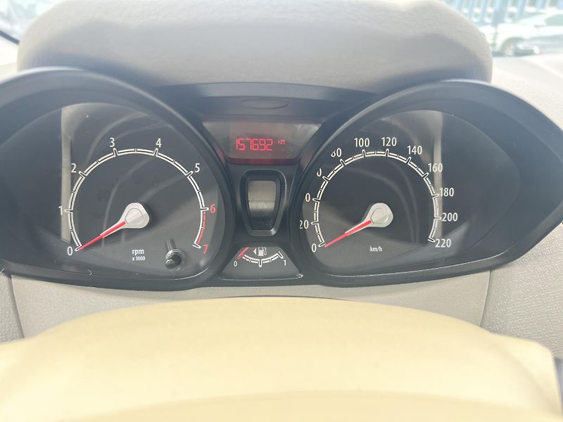 Ford Fiesta 1.25i KLIMATIZACE KOUPENO V ČR - fotka 16 z 36