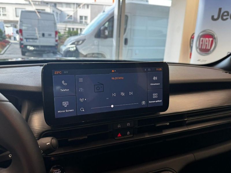 Jeep Avenger Longitude 1.2 Turbo 100k MT6 - fotka 14 z 24