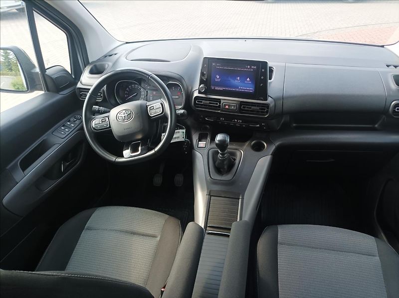Toyota ProAce City Verso 1,2 6 MT WG Family - fotka 9 z 18