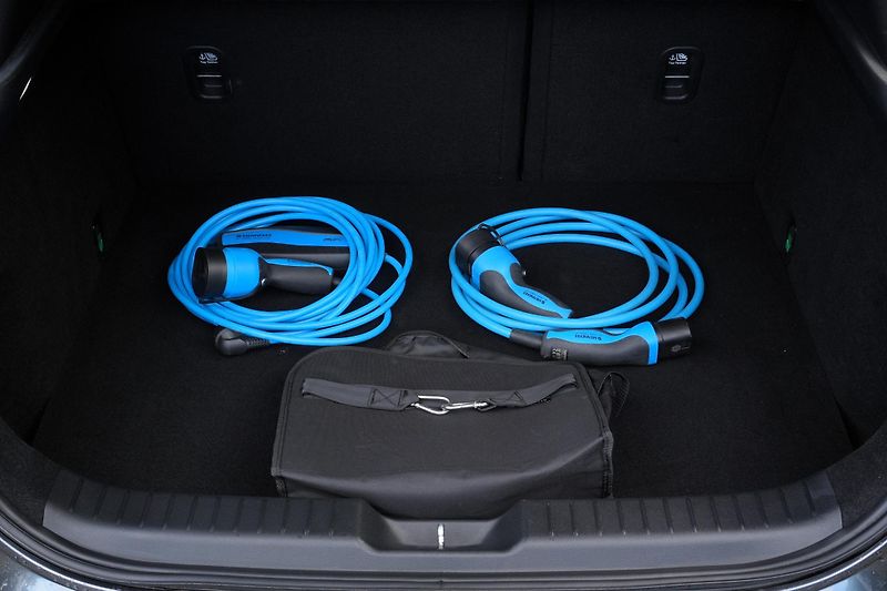 Mazda MX-30 e-Skyactiv, ACC, HUD, Kamera - fotka 33 z 35