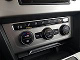 Volkswagen Passat (2017) 2.0 TDI, Automat, Navi - náhled 17