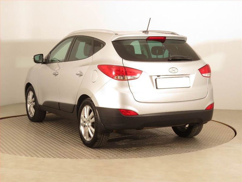 Hyundai ix35 (2014) 2.0 CRDi, 4X4, Navi, Tempomat - fotka 4 z 17