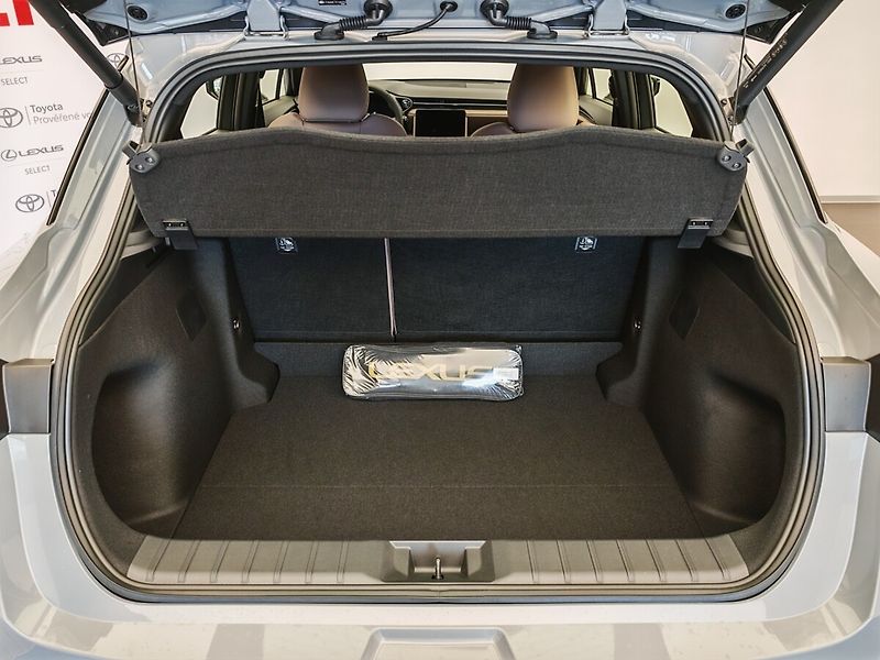 Lexus LBX ELEGANT TECH - fotka 10 z 39