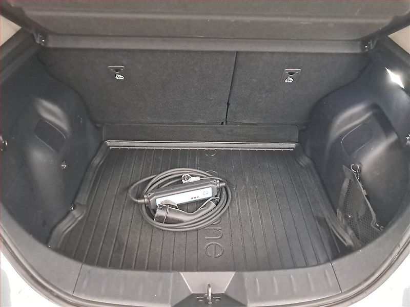 Nissan Leaf (2019) 40 kWh, Automat, Tempomat - fotka 14 z 16