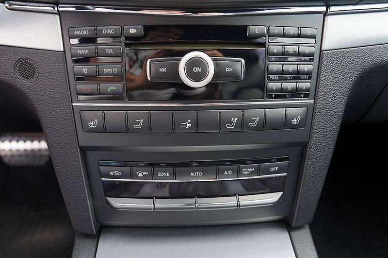 Mercedes-Benz Třídy E E 350 CDI, cabrio,automat,kůže - fotka 41 z 45