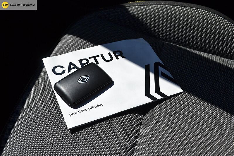 Renault Captur techno mild hybrid 140 - fotka 47 z 52