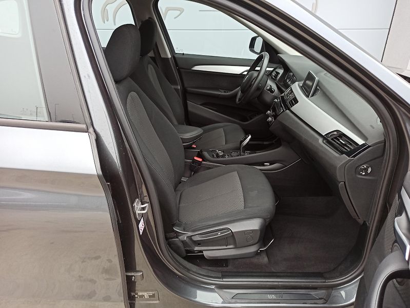 BMW X1 sDRIVE 20i 141kW ČR  - fotka 14 z 28