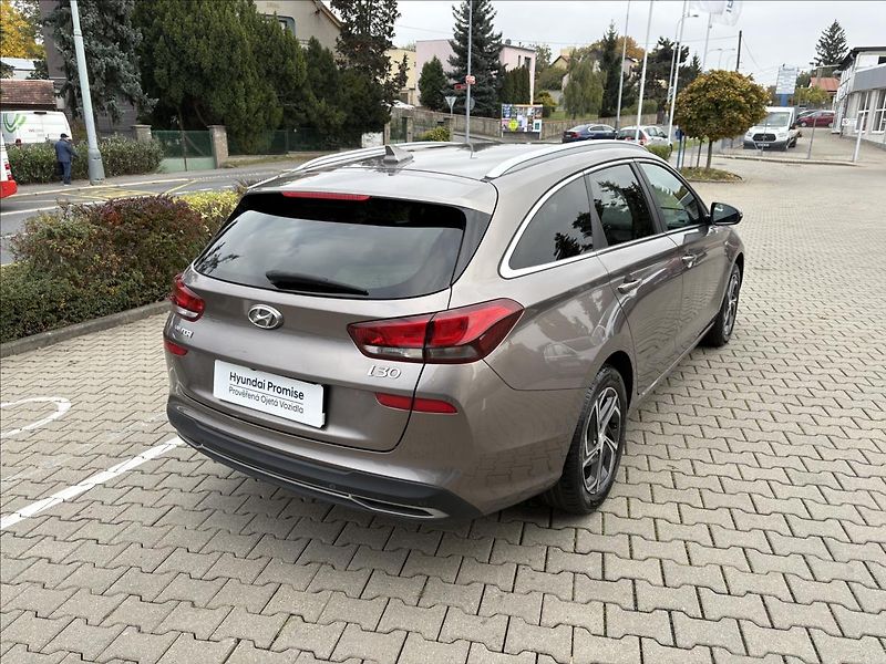 Hyundai i30 1,5 T-GDi MHEV  Smart - fotka 5 z 17