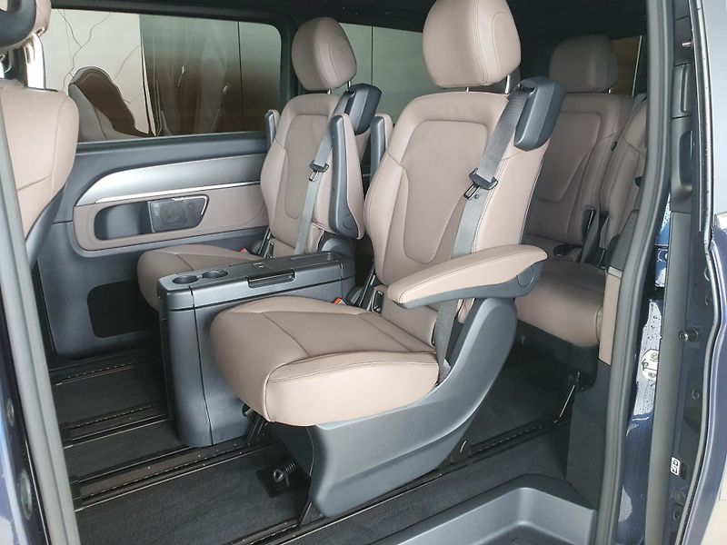 Mercedes-Benz Třídy V (2023) V 300 D Avantgarde L 4Matic - fotka 20 z 27
