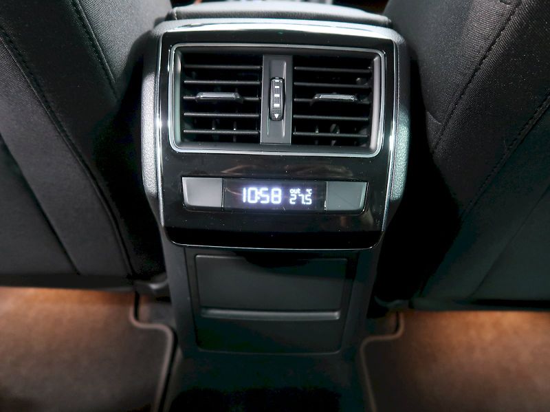 Škoda Superb (2019) STYLE 2.0TDI 140KW 4x4 DSG LED - fotka 44 z 47