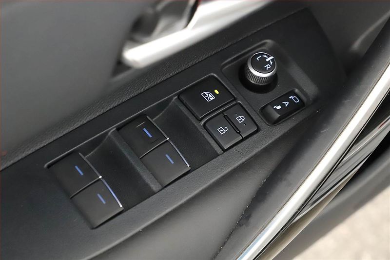 Toyota Corolla (2021) GR Sport 2.0 Hybrid - fotka 19 z 19