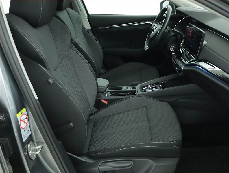 Škoda Octavia (2022) 2.0 TDI, Automat, ČR,1.maj - fotka 9 z 16