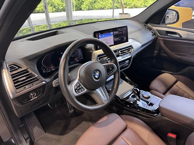 BMW X3 xDrive 30d M-Sport - fotka 9 z 26