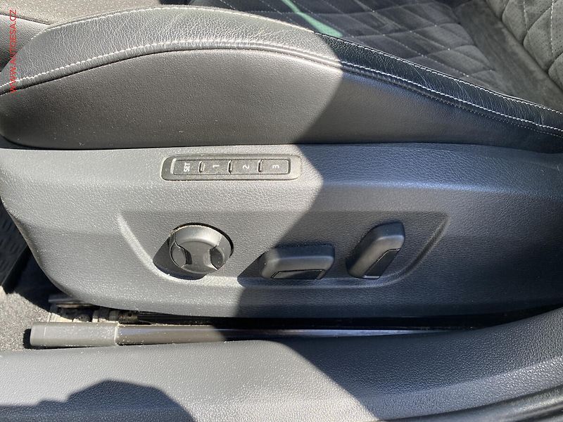 Škoda Superb (2021) 2.0TDi 4x4, ČR, SportLine - fotka 15 z 21