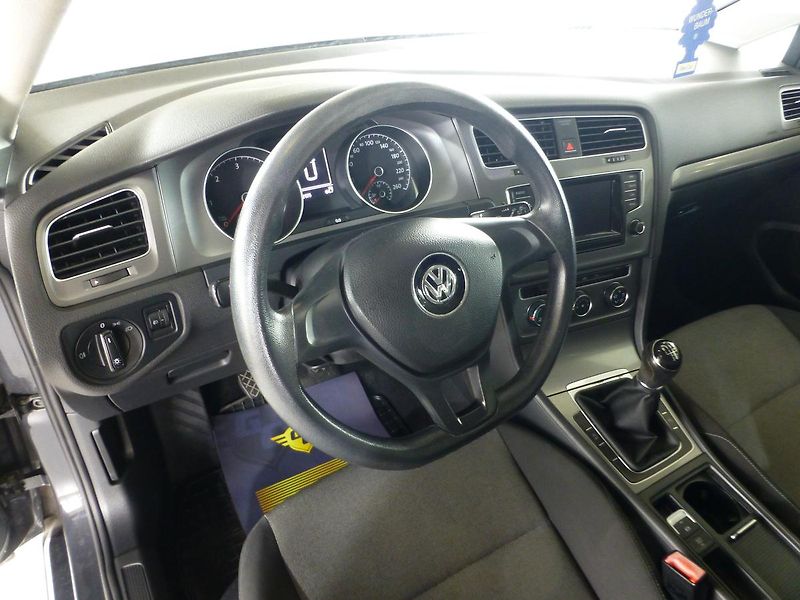 Volkswagen Golf (2014) 1,6TDI*NAVI*TAŽNÉ**ALU**PARK.S - fotka 12 z 26