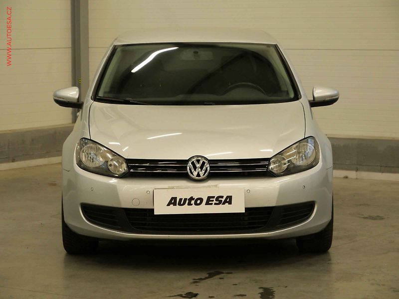 Volkswagen Golf (2009) 1.6i, AT, AC, STK3/28 - fotka 2 z 17