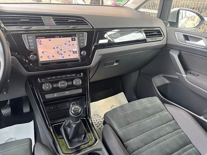 Volkswagen Touran 2.0TDi/2017/7MÍST.MAN6.110KW-Z - fotka 40 z 50