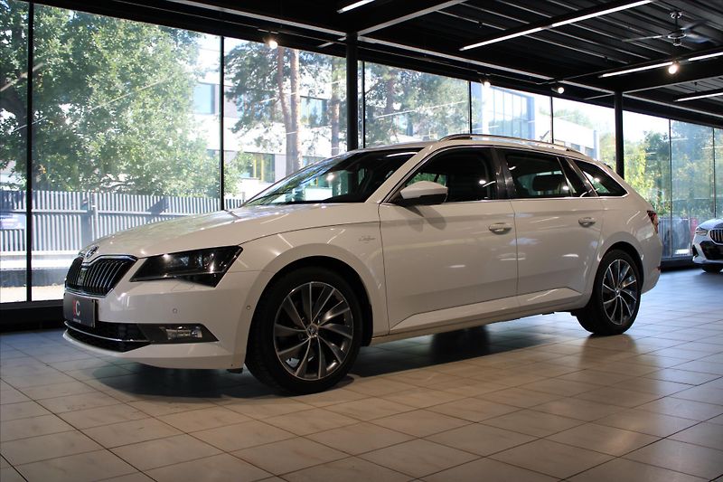 Škoda Superb TDi DSG 4x4 L&K ACC/Canton - fotka 3 z 31