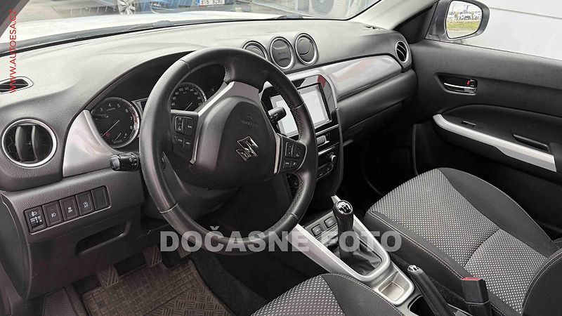 Suzuki Vitara (2016) 1.6 VVT, 1.maj,ČR, autoAC - fotka 3 z 3