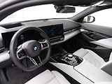 BMW Řada 5 540d xDrive Touring - náhled 11