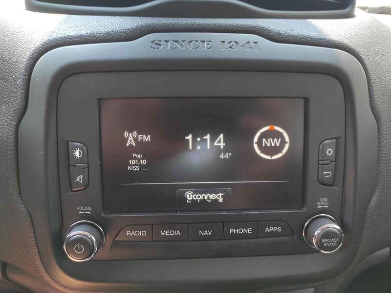 Jeep Renegade 1.4MultiAir, Limited, Tempomat - fotka 16 z 48