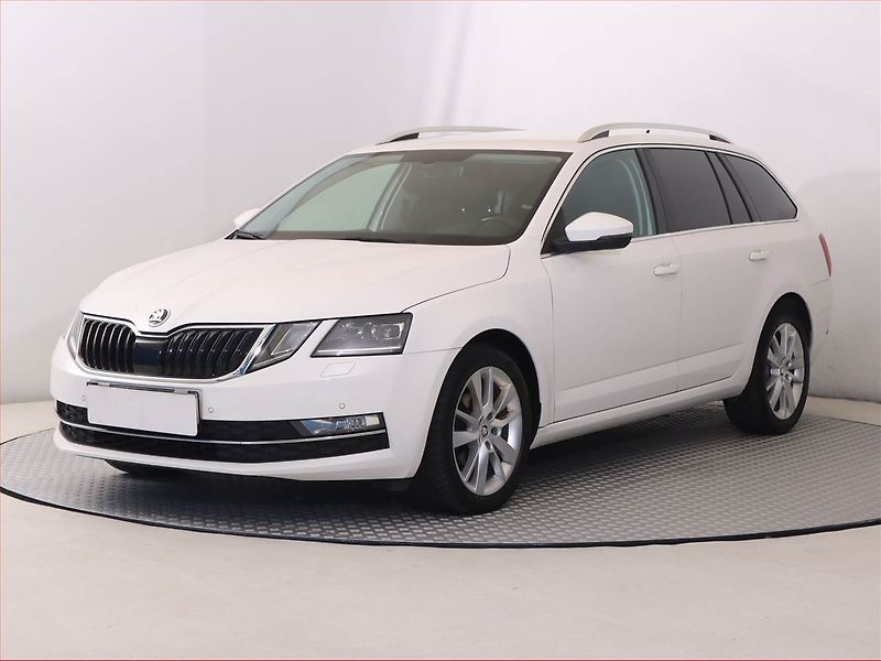 Škoda Octavia (2019) 1.6 TDI, Navi, Tempomat - fotka 2 z 21