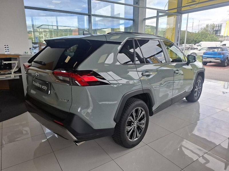 Toyota RAV4 2.5HEV 131KW 4x4 2022 - fotka 3 z 13