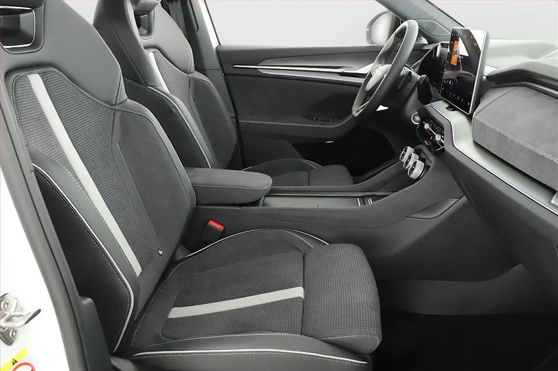 Škoda Kodiaq (2025) 2.0 TDI, Sportline, Navigace - fotka 7 z 30