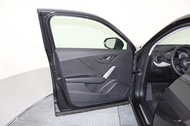 Audi Q2 Advanced 35 TFSI Stronic - fotka 19 z 26