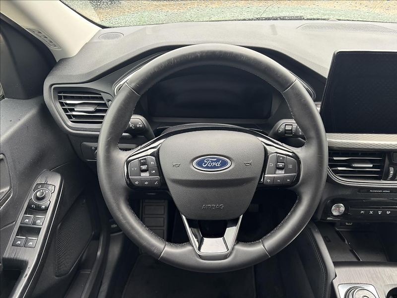 Ford Kuga 2,5 HEV 132kW Titanium - fotka 17 z 36