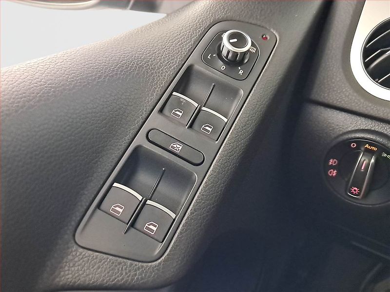 Volkswagen Tiguan (2015) 2.0 TDI, 4X4, Automat, Navi - fotka 17 z 17
