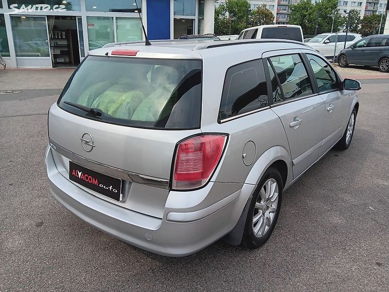 Opel Astra 1.7 CDTI - fotka 6 z 24