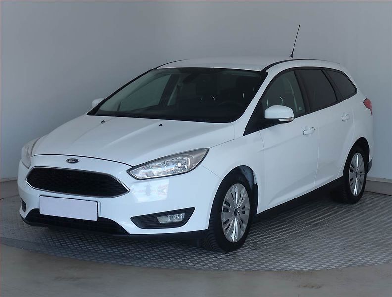 Ford Focus (2015) 1.5 TDCi, Navi, Tempomat - fotka 2 z 16