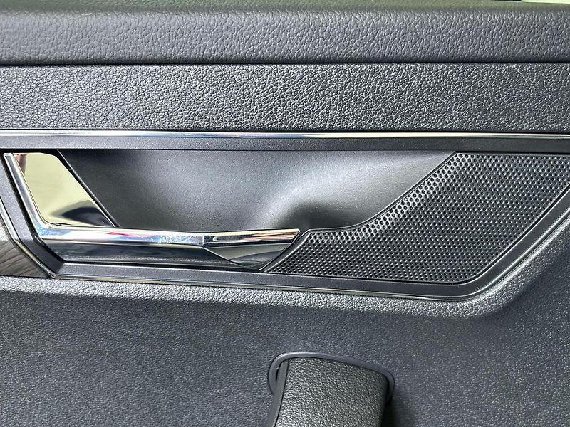 Škoda Karoq Top Selection DSG - fotka 26 z 30
