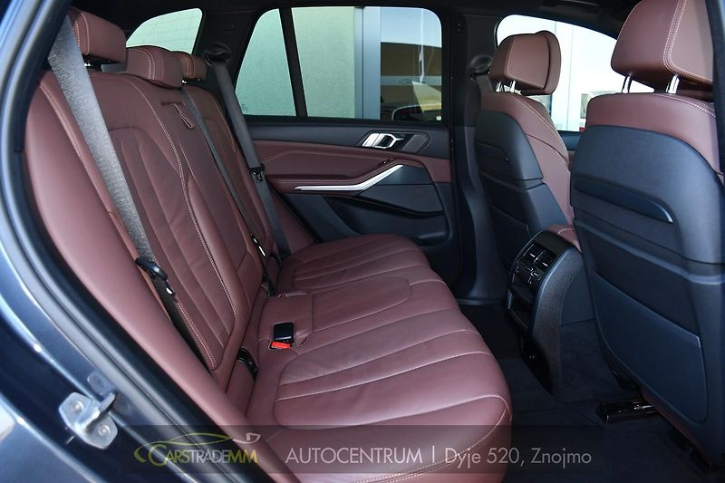 BMW X5 M50D LASER H/K HEAD-UP  - fotka 18 z 67