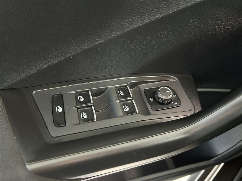 Volkswagen T-Roc 1,5   TSI 110kW,STYLE,TAŽNÉ - fotka 10 z 28