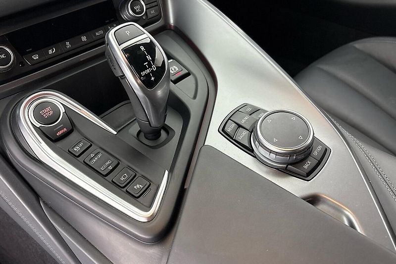 BMW i8 Coupé - fotka 11 z 24