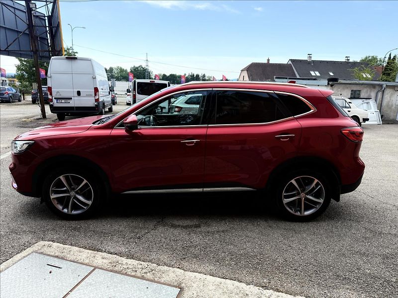 MG EHS 1,5 PHEV LUXURY - fotka 8 z 31