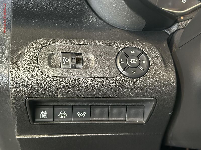 Citroën Berlingo (2020) 1.5HDi MAXi XL 7míst, SHINE - fotka 20 z 22
