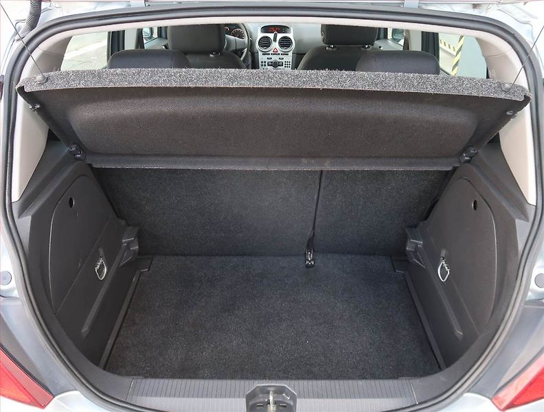 Opel Corsa (2014) 1.2 - fotka 13 z 17