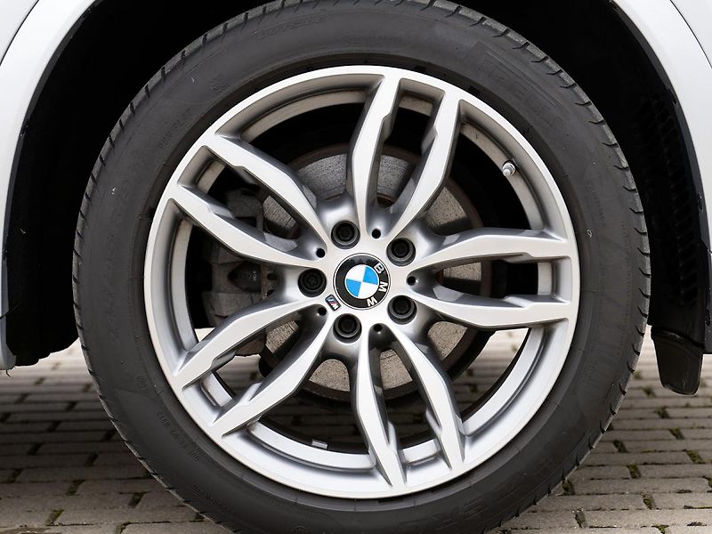 BMW X3 xDrive20d (F25) Model M Sport - fotka 28 z 31