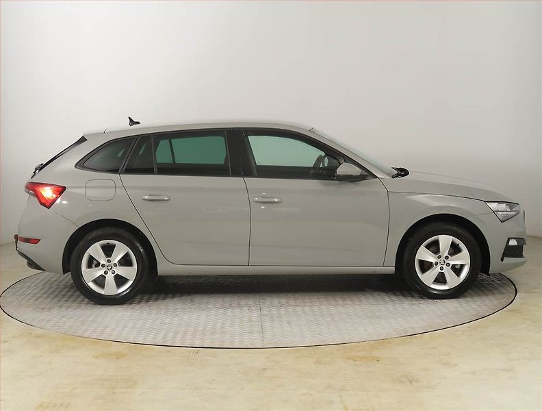 Škoda Scala (2022) Ambition 1.0 TSI, ČR,1.maj - fotka 6 z 23