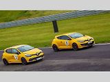 Rychlé Renaulty na Autodromu v Mostě.